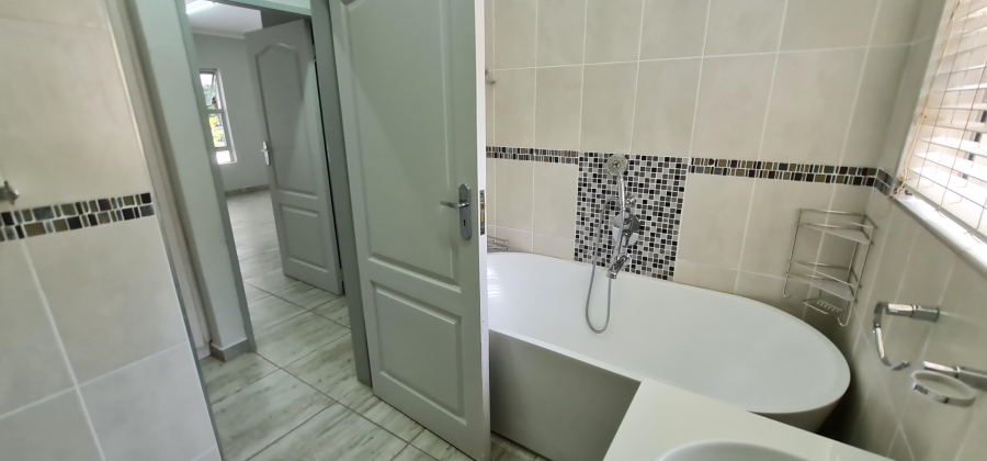5 Bedroom Property for Sale in Protea Park North West